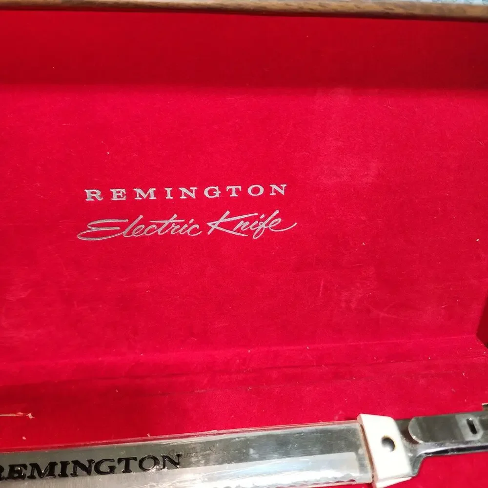 VINTAGE REMINGTON ELECTRIC KNIFE
